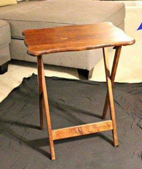 11 awesome repurpose ideas! If you have a TV tray lying around, you're gonna love this! Folding Tv Tray Makeover, Tv Tray Ideas, Tv Ideas, Tv Tray Table, Tv Tray, Farmhouse Tray, Diy Techniques, Tv Trays, Pallet Wood