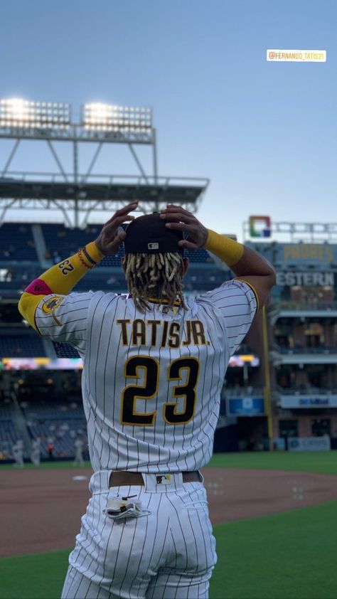 San Diego Padres Aesthetic, Mlb Aesthetic, Mlb Baseball Players, San Diego Padres Baseball, Baseball Wallpaper, Mlb Wallpaper, Padres Baseball, Petco Park, Baseball Guys