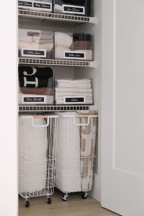 Bathroom Closet Organization Ideas, Linen Closet Design, Organizing Linens, Bathroom Closet Organization, Organized Closet, Closet Organization Ideas, House Organisation, Linen Closet Organization, Laundry Closet