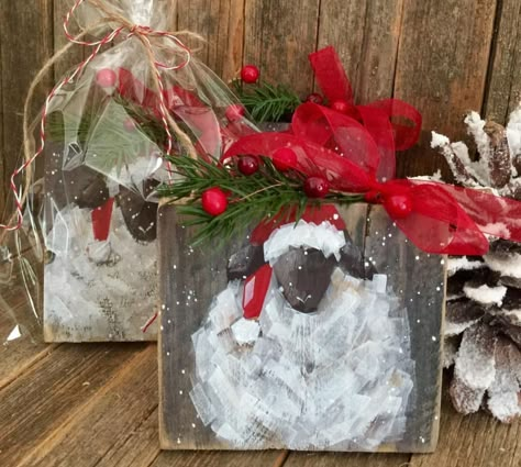 Rustic Sheep Painting, Sheep Christmas Decorations, Primitive Christmas Diy Crafts, Sheep Ornament Diy, Christmas Sheep Painting, Christmas Sheep, Painting Christmas, Rescue Animals, Christmas Wood Crafts