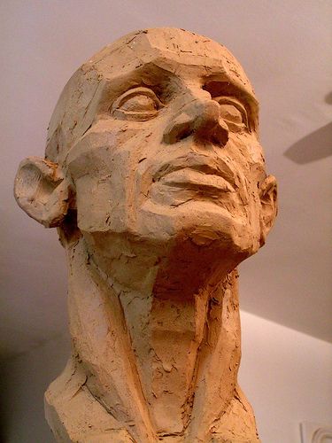 Finished clay head - up shot by Gugulix, via Flickr Anatomy Sculpture, Sculpture Head, Human Sculpture, Sculpture Art Clay, Wow Art, Portrait Sculpture, Pottery Sculpture, Sculpting Clay, Figurative Sculpture