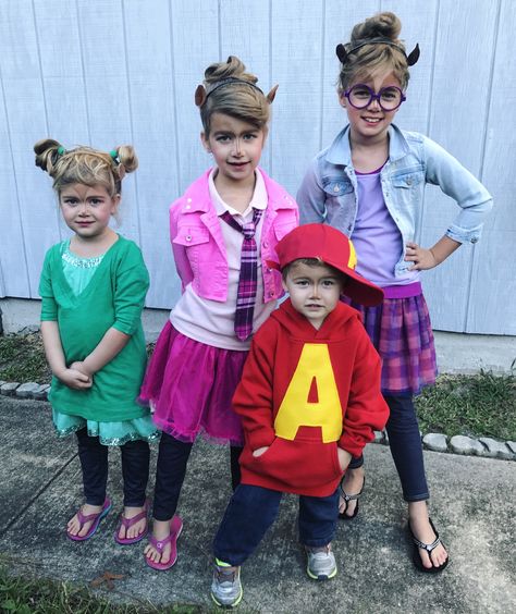 Alvin and the Chipmunks and Chipettes costume Chipettes Costume, Chipmunks And Chipettes, Toddler Halloween Costume, Sibling Halloween Costumes, First Halloween Costumes, Themed Halloween Costumes, Cute Group Halloween Costumes, Halloween Costumes Ideas, Halloween Coustumes