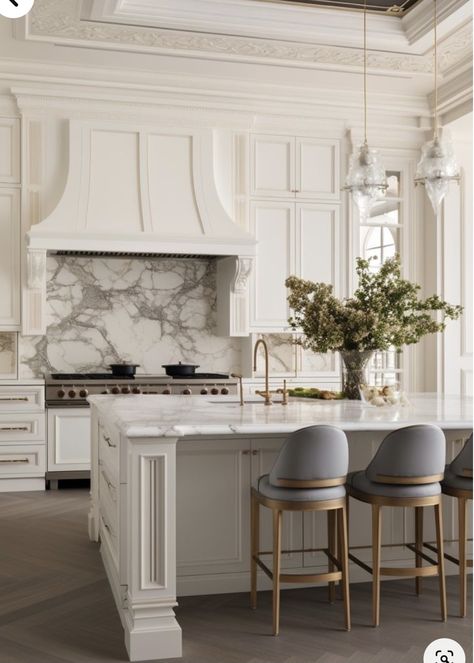 Neoclassical Interior, Dream Kitchens Design, Timeless Luxury, Elegant Kitchens, Luxury Kitchen Design, Classic Kitchens, Kitchen Room Design, Kitchen Inspiration Design, Luxury Kitchens