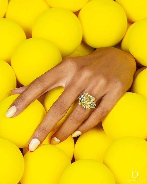 Jean Dousset on Instagram: “There’s nothing mellow about this 20.00+ Carat yellow diamond.” Yellow Diamond Engagement Rings, Engagement Rings Styles, Jean Dousset, Jewelry Product Shots, Yellow Diamonds Engagement, Yellow Diamond Engagement Ring, Jewelry Photography Styling, Lucky Jewelry, High Jewelry Ring