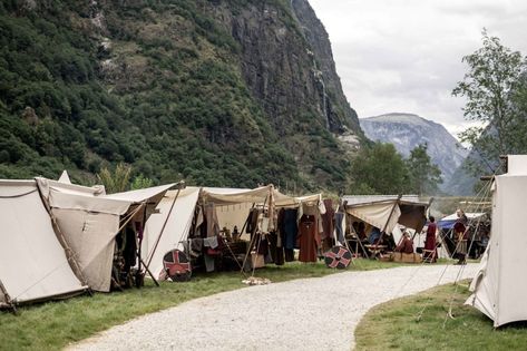 Viking Market Stall, Viking Farm, Viking Market, Old Crafts, Snowy Viking Village, Viking Settlement, Trade Market, Viking Ship Museum, Needle Knitting