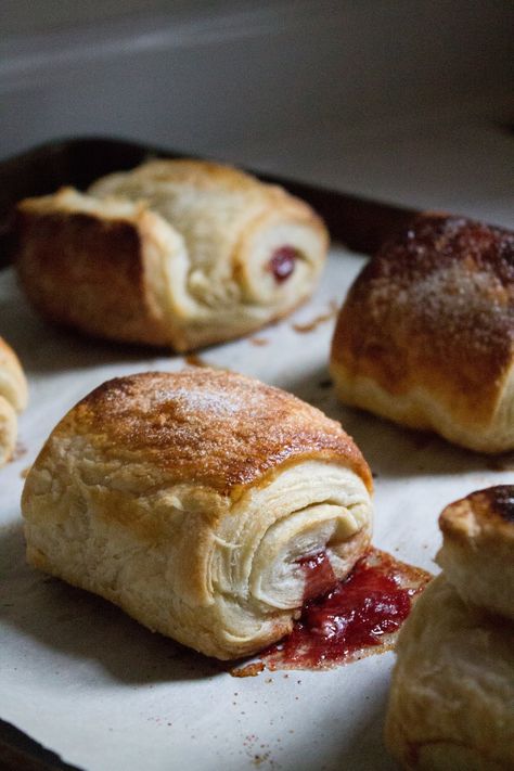 Raspberry Cream Cheese Croissants Raspberry Cream Cheese Croissant, Raspberry Croissant Recipe, Raspberry Croissant, Croissant Rolls, Baking Pastries, Croissant Roll, Raspberry Cream Cheese, Cheese Croissant, Ice Cream Ice