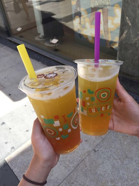 Boba Jelly, Aesthetic Boba, Yummy Aesthetic, Ice Bubble, Mango Tea, Tea Aesthetic, Bubble Tea Shop, Yellow Tea, Bento Recipes