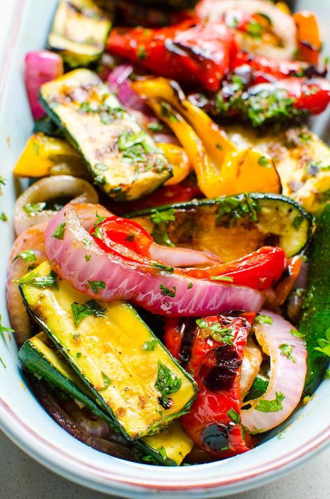 Grilled Vegetable Recipes, Balsamic Marinade, Grilling Recipes Sides, Grilled Steak Recipes, Healthy Grilling Recipes, Vegan Recipes Videos, Healthy Grilling, Grilled Chicken Recipes, Diet Vegetarian