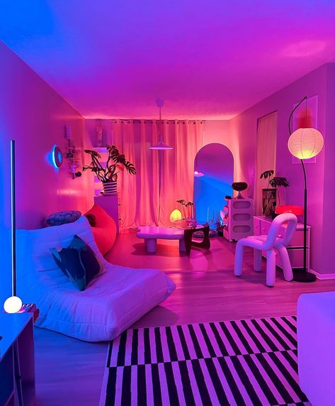 Neon Retro Aesthetic Room, Sunset Lamp Bedroom Aesthetic, Room Inspo Sunset Lamp, Dark Neon Apartment Aesthetic, Sunset Lamp Room Aesthetic, Pink Lighting, Sweet Room, Home Bar Ideas, Sunken Living Room