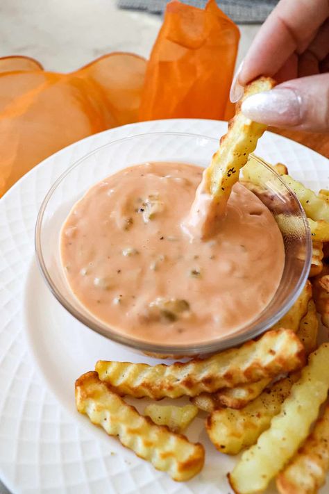 The Best Copycat In-n-Out Sauce - Razzle Dazzle Life Animal Sauce Recipe, Copycat In And Out Sauce, In And Out Sauce Recipe, Animal Style Sauce, In And Out Sauce, In N Out Sauce, Secret Sauce Recipe, Burger Sauces Recipe, In And Out Burger