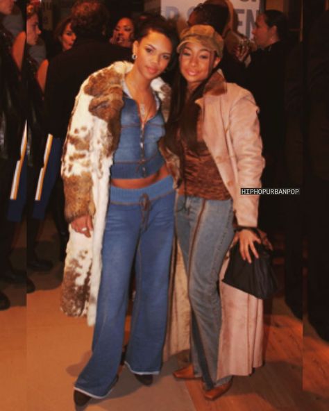 UrbanPop Culture circa 90s-00s on Instagram: “#RavenSymone & #KielyWilliams (2003)” Kiely Williams 2000s, Kiely Williams, Raven Symone, 90s 2000s, 90s 00s, Stars, On Instagram, Quick Saves, Black