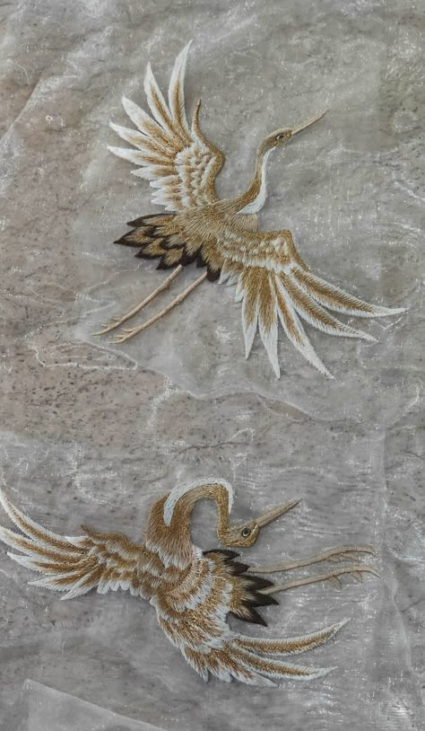 Birds Embroidery Designs On Suits, Wine Embroidery, Butterflies Embroidery, Couture Embellishment, Flower Machine Embroidery, Motif Bordir, Peacock Motifs, Chinese Fans, Haute Couture Embroidery