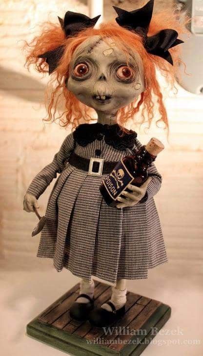 Creepy Doll, Scary Dolls, Zombie Girl, Gothic Dolls, Halloween Doll, Halloween Vintage, Creepy Dolls, Fete Halloween, Creepy Cute