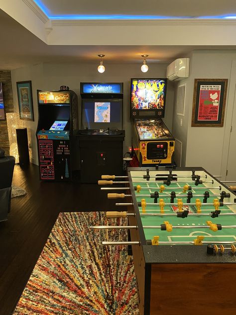 Arcade Room In House Modern, At Home Arcade Game Rooms, Basement Arcade Ideas, House Arcade Room, Game Room In House, Arcade In House, Open Game Room Ideas, Basement Games Room Ideas, Basement Arcade Room Ideas