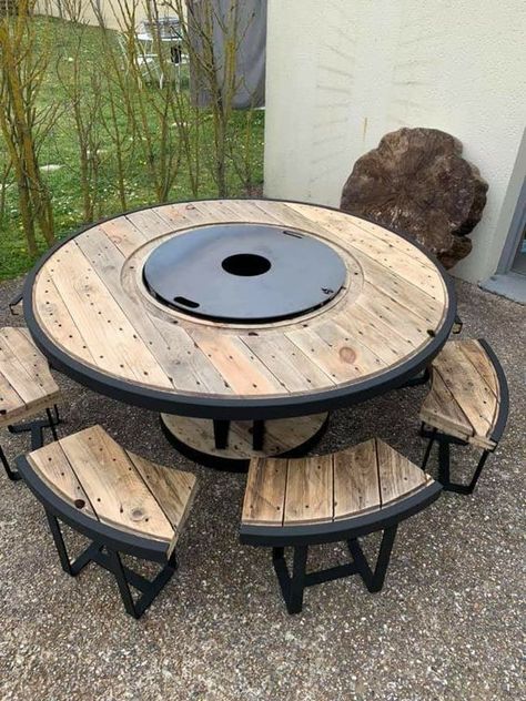 Wooden Spool Projects, Spool Projects, Spool Ideas, Spool Furniture, Spool Tables, Wooden Spool, Outdoor Kitchen Design Layout, 2x4 Furniture Plans, Wood Plans