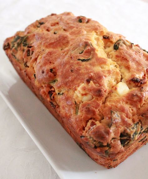 Spinach and Feta Bread Spinach Feta Bread, Feta Bread Recipe, Spinach And Feta Brownies, Feta Bread, Spinach Bread, Basil Bread, Spinach Bake, Recipes Tutorials, Bread Ideas