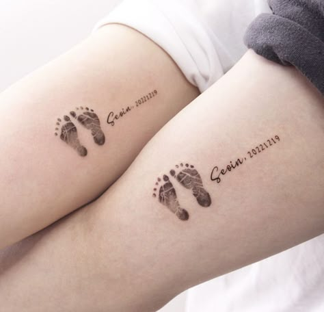 Newborn Tattoo Ideas Parents, Baby Hand Print Tattoo, Baby Name Tattoo Ideas, Tattoos For Siblings, Baby Memorial Tattoos, Matching Tattoos For Siblings, Brother And Sister Tattoos, Brother And Sister Tattoo Ideas