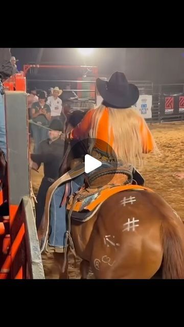 Western Life and Style on Instagram: "Alright ladies!! 🤠 @anaclaudiamadrinheira @anacarolmadrinheira" Trick Riding Videos, Western Pleasure Saddle, Western Horsemanship, Real Cowgirl, Funny Horse Videos, Cowboy Life, Country Videos, Barrel Racing Horses, Rodeo Horses