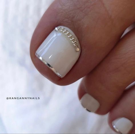 Feet Nail Design, Pedicure Designs Toenails, Gel Toe Nails, Acrylic Toe Nails, Pretty Toe Nails, Cute Toe Nails, Summer Toe Nails, White Nail Designs, White Nail