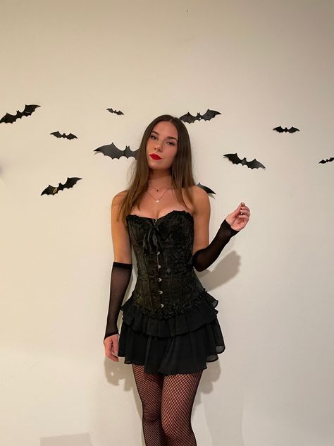 Witch Costumes Corset, Witch Costume With Corset, Black Witch Halloween Costume, Witch Costume College, Hot Witch Costumes, Good Witch Bad Witch Costume, Witch Costumes Aesthetic, Wicked Witch Of The West Costume, Witch Party Costume