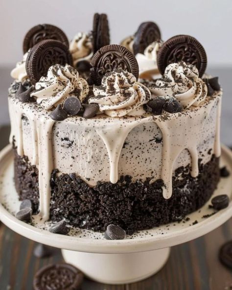 Black Cocoa Powder, Oreo Birthday Cake, Dessert Cups Recipes, Black Cocoa, Cake Story, Cookies And Cream Cake, Oreo Cake, Baking Gifts, Sweet Snacks Recipes