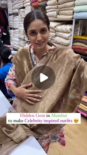 Celebrity Inspired Outfits Indian, Outfit From Scratch Indian Diwali, Saree Outfit From Scratch, Mumbai Shopping Market, Trending Outfits For Wedding, Saree From Scratch Ideas, Trending Wedding Outfits Indian, Lehenga From Scratch Ideas, Trending Sarees Indian Weddings