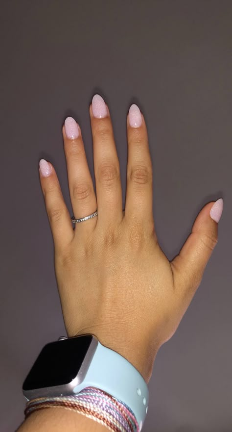 Super Light Pink Nails, Sparkles Pink Nails, Pedicure Ideas Light Pink, Short Pink Sparkly Nails, Short Gel Nail Designs Classy Simple Pink, Basic Pink Nails With Glitter, Short Sparkly Acrylic Nails, Light Sparkly Nails, Soft Pink Glitter Nails