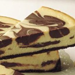 Royal Marble Cheesecake Marble Cheesecake, How To Make Cheesecake, Chocolate Swirl, Favorite Dessert Recipes, Almond Flavor, Melting Chocolate Chips, Soften Cream Cheese, Cheesecake Recipe, Chocolate Almonds