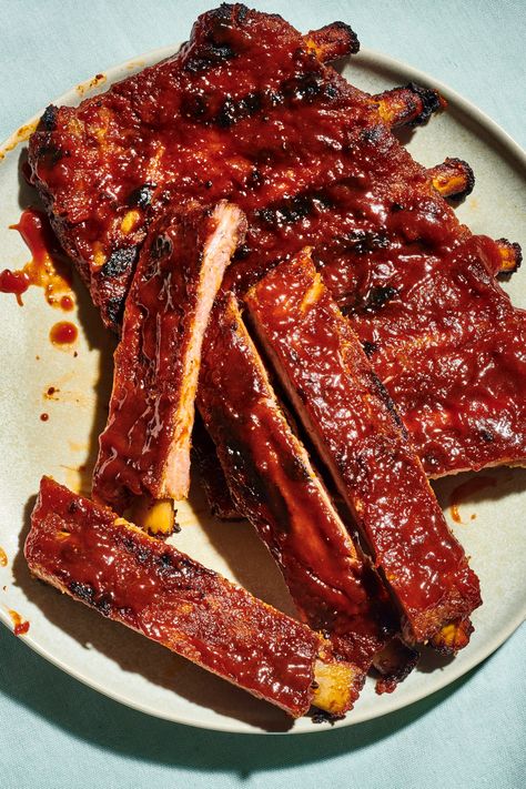 In this spareribs recipe a sticky, fruity glaze that’s better than any store-bought BBQ sauce caramelizes thickly over a rack of spice-rubbed trimmed pork ribs. Cook the ribs in an oven or even an Instant Pot first, then give them a chill in the fridge prior to finishing them on the grill or under the broiler. Spareribs Recipe, Pork Spareribs, Chicken Cutlet Recipes, Baked Ribs, Cutlets Recipes, Ribs On Grill, Summer Grilling, Spare Ribs, Bbq Ribs