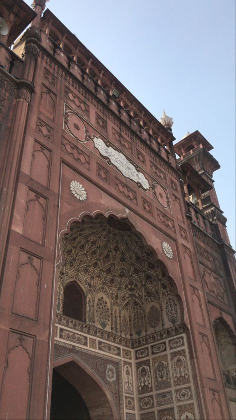 pakistan — badshahi masjid Delhi Jama Masjid Pic, Badshahi Masjid Aesthetic, Badshahi Masjid, Jama Masjid Ahmedabad, Badshahi Mosque Photography, Lahore Badshahi Mosque, Cozy Aesthetic, Pakistan, Barcelona Cathedral