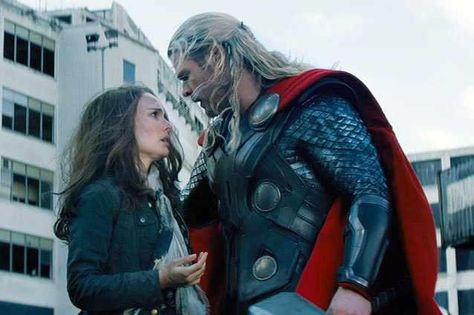 Thor First Movie, Marvel Characters Quiz, Thor And Jane, Ant Man Poster, Ragnarok Movie, Thor Film, Marvel Couples, Jane Foster, Chris Hemsworth Thor