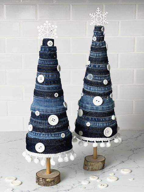 Jean Stockings Christmas Diy, Denim Christmas Tree Decorations, No Sew Christmas Tree, Denim Gnomes Diy, Fabric Trees Christmas Diy, Denim Scraps Ideas, Fabric Christmas Trees Diy, Blue Xmas Decorating Ideas, Upcycled Christmas Decorations