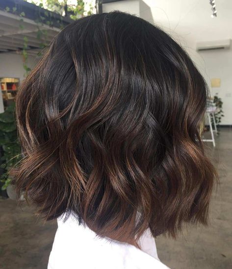 Chocolate Highlights, Coffee Brown Hair, Dark Brown Hair With Highlights, Highlights For Dark Brown Hair, Rambut Brunette, Kadeřnické Trendy, Fesyen Rambut, Brunette Balayage, Hair With Highlights