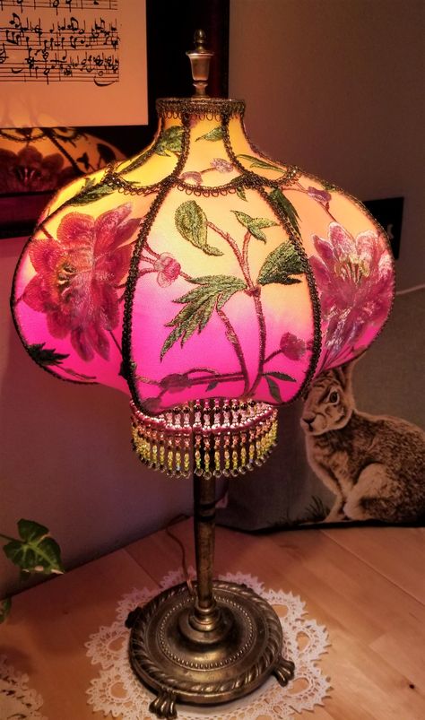 Fringe Lamps, Chinoiserie Lampshade, Pink Lamp, Victorian Lamps, Funky Rugs, Victorian Lampshades, Base Lamp, Lampshade Designs, I Love Lamp