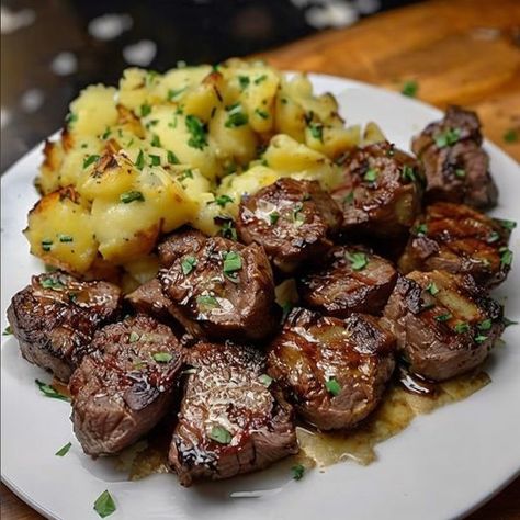 Garlic Butter Steak Bites, Butter Steak Bites, Butter Steak, Griddle Cooking, Sirloin Steak, Garlic Butter Steak, Steak Butter, Steak Bites, Smashed Potatoes