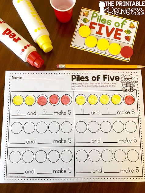 A fun way to practice making 5. Put two-sided manipulatives in a cup, have the kids shake and pour them out. They dab or color the way they made 5. Math Centers Kindergarten, Numbers Kindergarten, Kindergarten Games, Math Manipulatives, Kindergarten Centers, Kindergarten Fun, Kindergarten Math Activities, Math Addition, Math Workshop