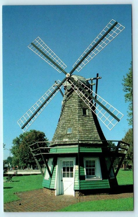 Windmill Photography, Windmill Drawing, Windmill Images, Windmills Photography, Windmill Photos, Pella Iowa, Farm Windmill, Windmill Water, Iowa Travel