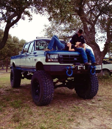 Our cute couple photo! With his big old truck. Matching Trucks, Family Beach Pictures Poses, Truck Pics, Truck Photo, Relation Ship, Teenage Couples, Country Couples, Couples Pictures, Family Beach Pictures