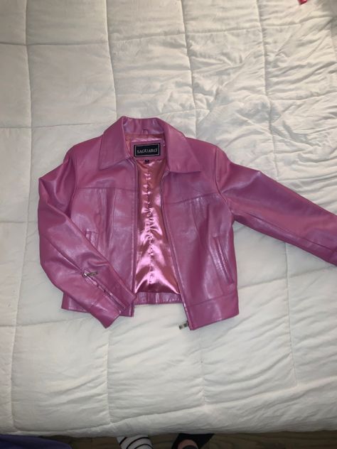 Pink Sparkle Outfit, Pink Leather Jacket, Catty Noir, Clueless Outfits, Future Clothes, Cold Weather Outfits, 2000s Fashion, Dream Clothes, Colorful Fashion