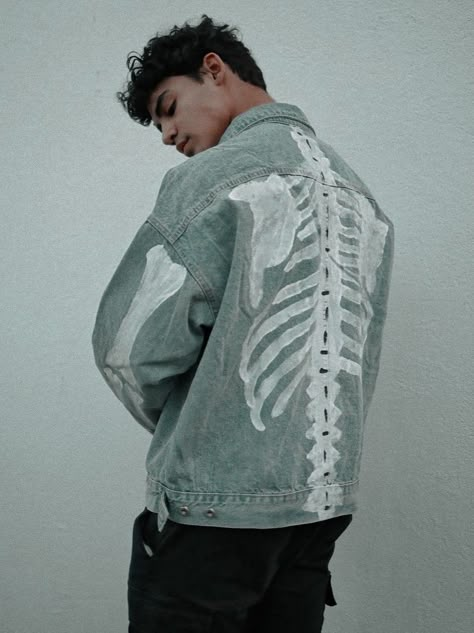 Diy Denim Jacket, Boy Icon, Custom Denim Jacket, Painted Jacket, Diy Denim, T Shirt Painting, Jersey Boys, Edit Aesthetic, Leather Jacket Outfits