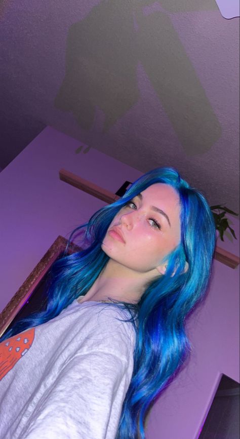 Blue Hair Aesthetic, Bright Blue Hair, Dyed Hair Blue, Light Blue Hair, Hair Color Unique, Dyed Hair Inspiration, Pretty Hair Color, Dull Hair, Hair Color Blue