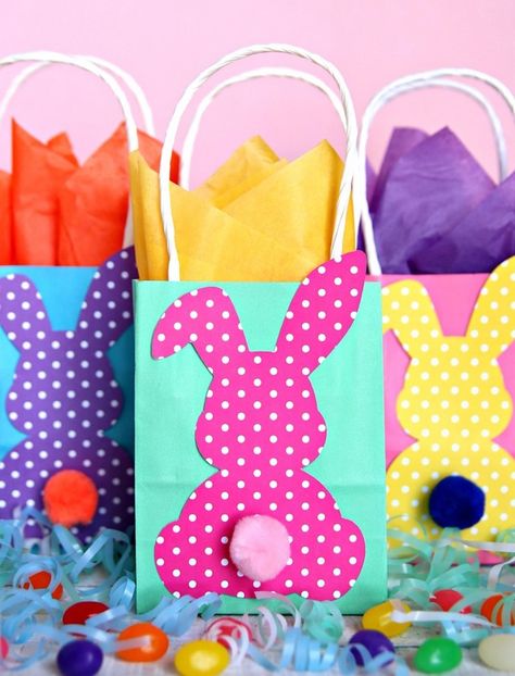 DIY polka dot bunny gift bags easter craft ideas  #polkadot #craft #ideas #DIY #project #kids Diy Easter Bags, Small Easter Gifts, Easter Goodie Bags, Easter Craft Projects, Easter Treat Bags, Easter Gift Bags, Easter Bunny Gifts, Decorated Gift Bags, Easter Gift Tag