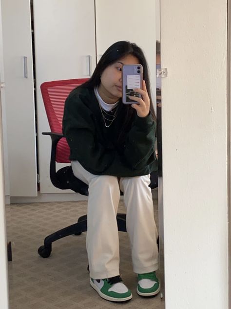 Dark Green Jordan 1 Outfit, Green Crewneck Outfit Aesthetic, Green And White Shoes Outfit, Green Jordans Outfit, Lucky Green Jordan 1 Outfit, Green Crewneck Outfit, Green Jordan 1 Outfit, Crewneck Outfit Aesthetic, Sweater White Collar