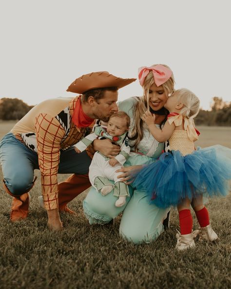 Now that it’s October I’ll be sharing our past family costumes for all the family costume ideas and can’t wait to show you our photos from this year from @the.sandy.lens 😍 Here is a throwback to Toy Story 4 costumes when thatcher was only 2 months old 🥲 #toystory #halloweencostume #halloweencostumes #halloweencostumeideas #familycostumes family costume ideas, Halloween family costume ideas, Toy story family costumes Family Disney Costumes, Disney Family Costumes, Toddler Boy Halloween Costumes, Toddler Halloween Costumes, Disney Costumes, Family Costumes, Family Halloween Costumes, Family Halloween, Toy Story