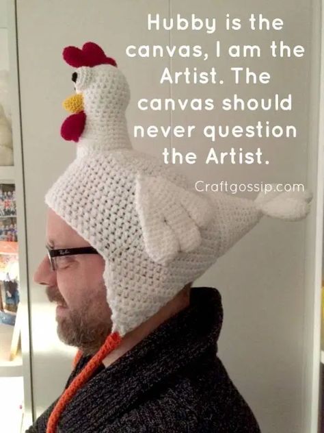 Crochet Chicken Hat, Ear Flap Beanie, Crochet Costumes, Beanie Crochet Pattern, Crochet Chicken, Crochet Humor, Crochet Hat Free, Beanie Crochet, Crochet Hats Free Pattern