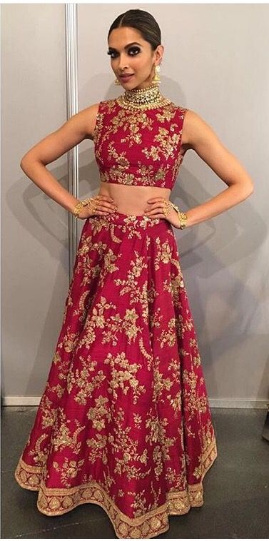 Deepika Padukone Lehenga, Sabyasachi Bridal Red, Sabyasachi Bridal, Deepika Padukone Style, Indian Bridal Lehenga, Indian Bridal Dress, Indian Gowns Dresses, Indian Bridal Wear, Indian Lehenga