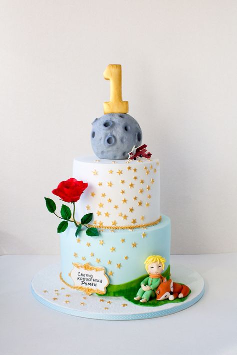 The Little Prince Birthday Theme, Little Prince Birthday Theme, Little Prince Decoration, The Little Prince Cake, Little Prince Birthday Party, Little Prince Cake, Birthday Party Paper Decorations, Mini Patisserie, Prince Birthday Theme