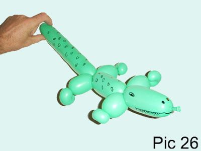 Balloon animals twisting instructions: How to make balloon crocodile Easy Balloon Animals, Balloon Elephant, Elephant Calf, Twisting Balloons, How To Make Balloon, Lion King Birthday, Balloon Modelling, Sunday School Crafts For Kids, Balloon Crafts