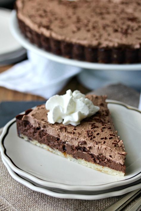 Cooking Desserts, Cobbler Easy, Chocolate Cobbler, Chocolate Whipped Cream, Shortbread Crust, Sweet Pie, Chocolate Pies, Chocolate Tart, Delicious Pies