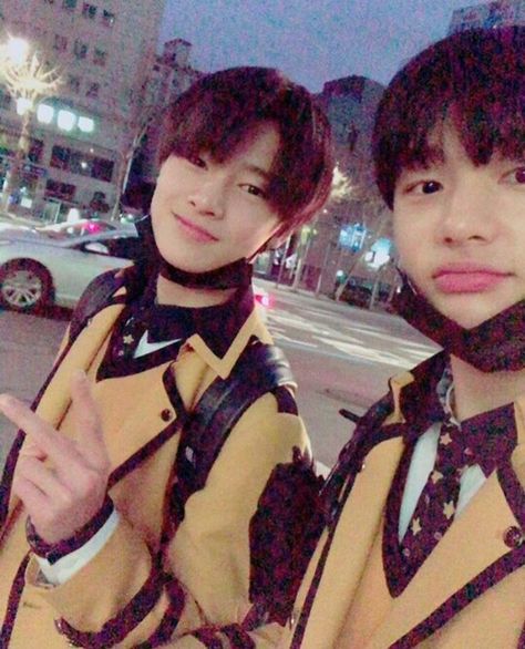 Stray Kids - JeongIn e HyunJin Hyunjin And In, Savage Kids, Crazy Kids, Mixtape, Monsta X, K Idols, Lee Know, Boyfriend Material, Shinee